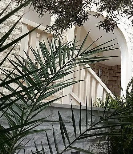 Ella شقة ماكارسكا